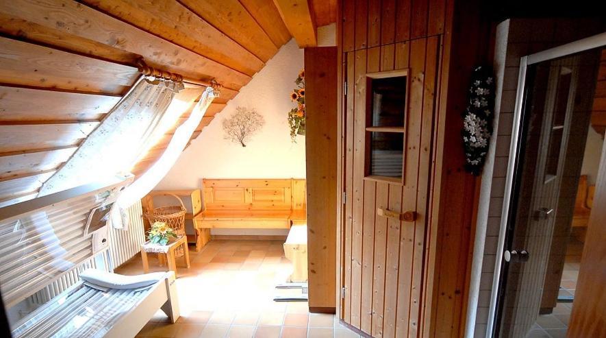 C4 Albmatte-Fewo Sauna, Hallenbad Aussenbecken Massagen Nebenan Менценшванд Экстерьер фото
